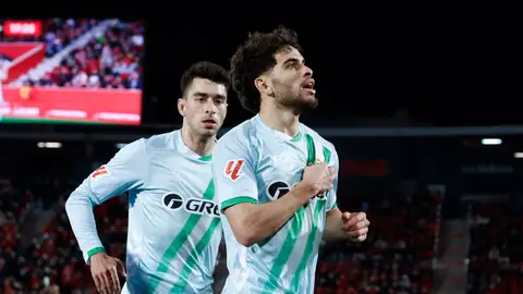 El Betis se mete en la pelea por la Champions El Betis se mete en la pelea por la Champions