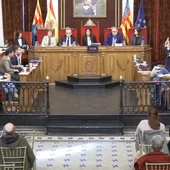 Votación en el pleno municipal del Ayuntamiento de Elche. Votación en el pleno municipal del Ayuntamiento de Elche.