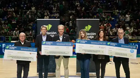 Fundación Unicaja entrega cheques solidarios a cuatro asociaciones Fundación Unicaja entrega cheques solidarios a cuatro asociaciones