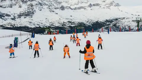 Más de 2.500 alumnos disfrutan de la Semana Blanca de la mano de la Diputación de Huesca Más de 2.500 alumnos disfrutan de la Semana Blanca de la mano de la Diputación de Huesca
