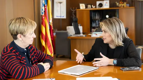 Barrachina presenta a la consellera Cano el Plan Futur Província para atraer inversiones industriales a Castellón Barrachina presenta a la consellera Cano el Plan Futur Província para atraer inversiones industriales a Castellón
