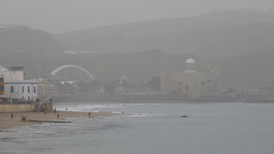 Sanidad recuerda las precauciones b&aacute;sicas a tomar ante la prealerta por calima en Canarias