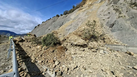 Un nuevo desprendimiento corta durante horas la N-260 entre Aínsa y Boltaña