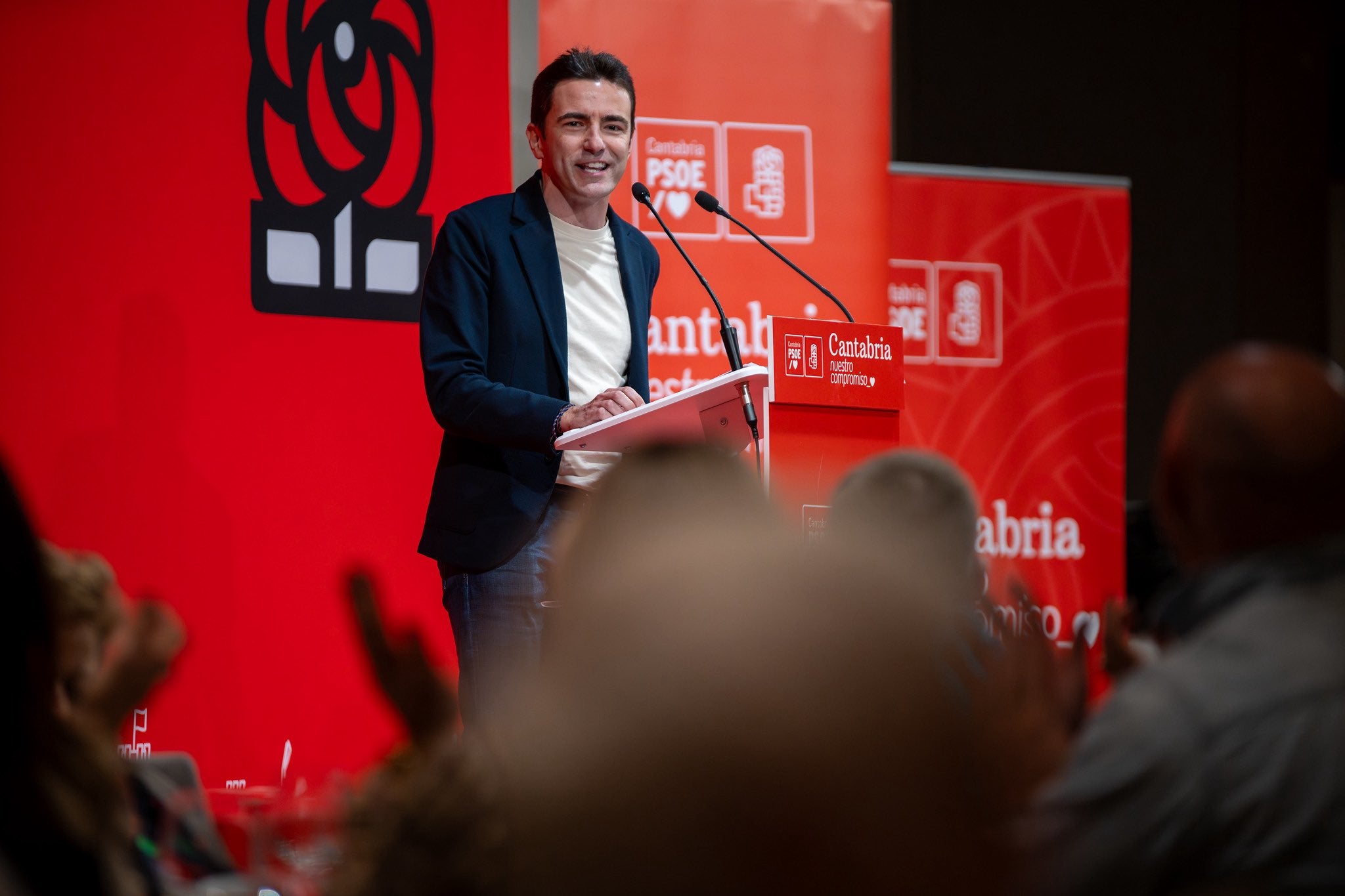 Casares promete que si el PSOE gobierna Cantabria pondrá en marcha mil viviendas públicas de alquiler Casares promete que si el PSOE gobierna Cantabria pondrá en marcha mil viviendas públicas de alquiler