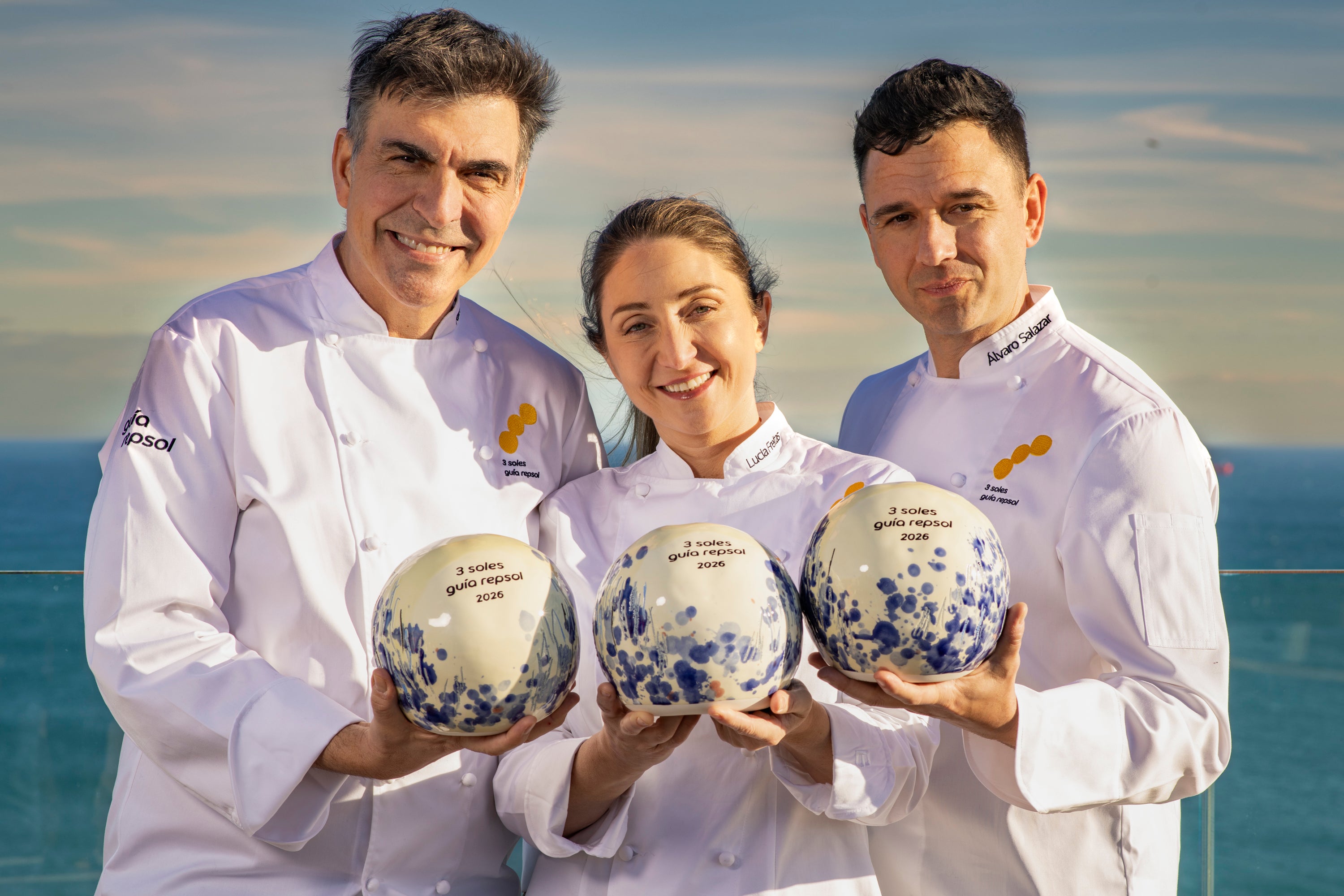Ramón Freixa, Lucía Freitas y Álvaro Salazar, distinguidos con los 3 Soles en la Guía Repsol 2026. Ramón Freixa, Lucía Freitas y Álvaro Salazar, distinguidos con los 3 Soles en la Guía Repsol 2026.