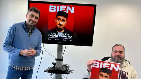 El concejal de Cultura, Vicente Blay, y el presidente de la asociación, Abrahán Guirao duranta la presentación del espectáculo.. El concejal de Cultura, Vicente Blay, y el presidente de la asociación, Abrahán Guirao duranta la presentación del espectáculo..