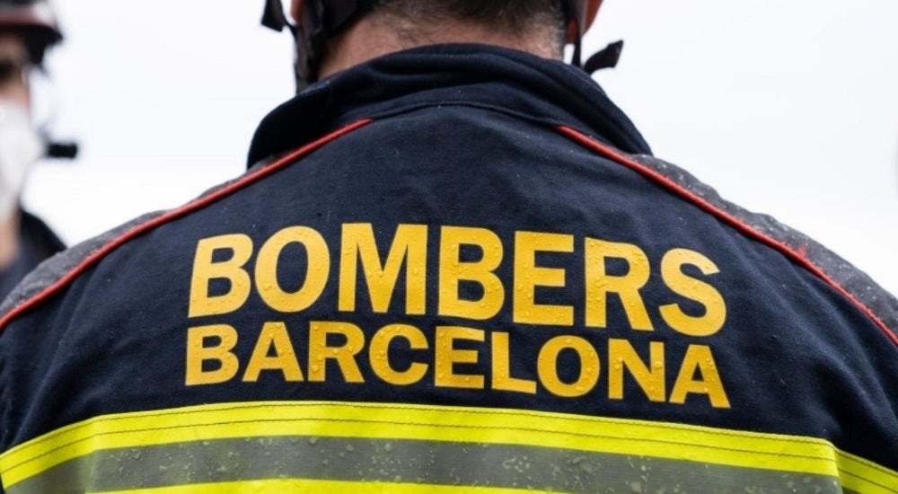 Mueren cinco personas en el incendio de un bloque de pisos en Barcelona Mueren cinco personas en el incendio de un bloque de pisos en Barcelona