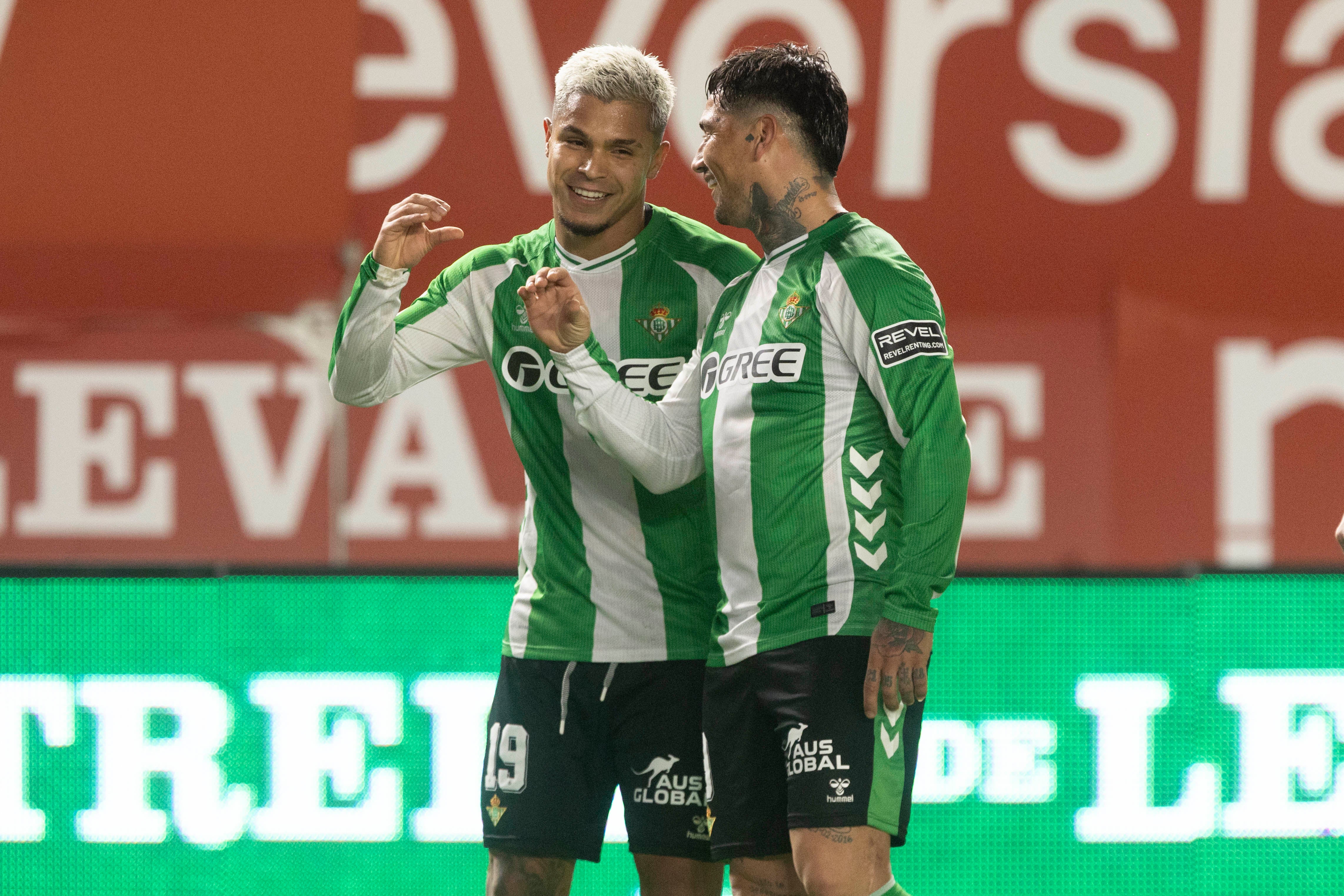 'Cucho' Hernández se apunta al Betis-Rayo 'Cucho' Hernández se apunta al Betis-Rayo