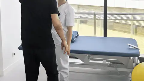 Expertos de Vithas Xanit advierten que las secuelas del ictus lacunar pueden confundirse con los efectos del envejecimiento y pasar desapercibidas Longevidad