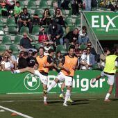 Bigas y Affengruber calientan antes del Elche-Girona.