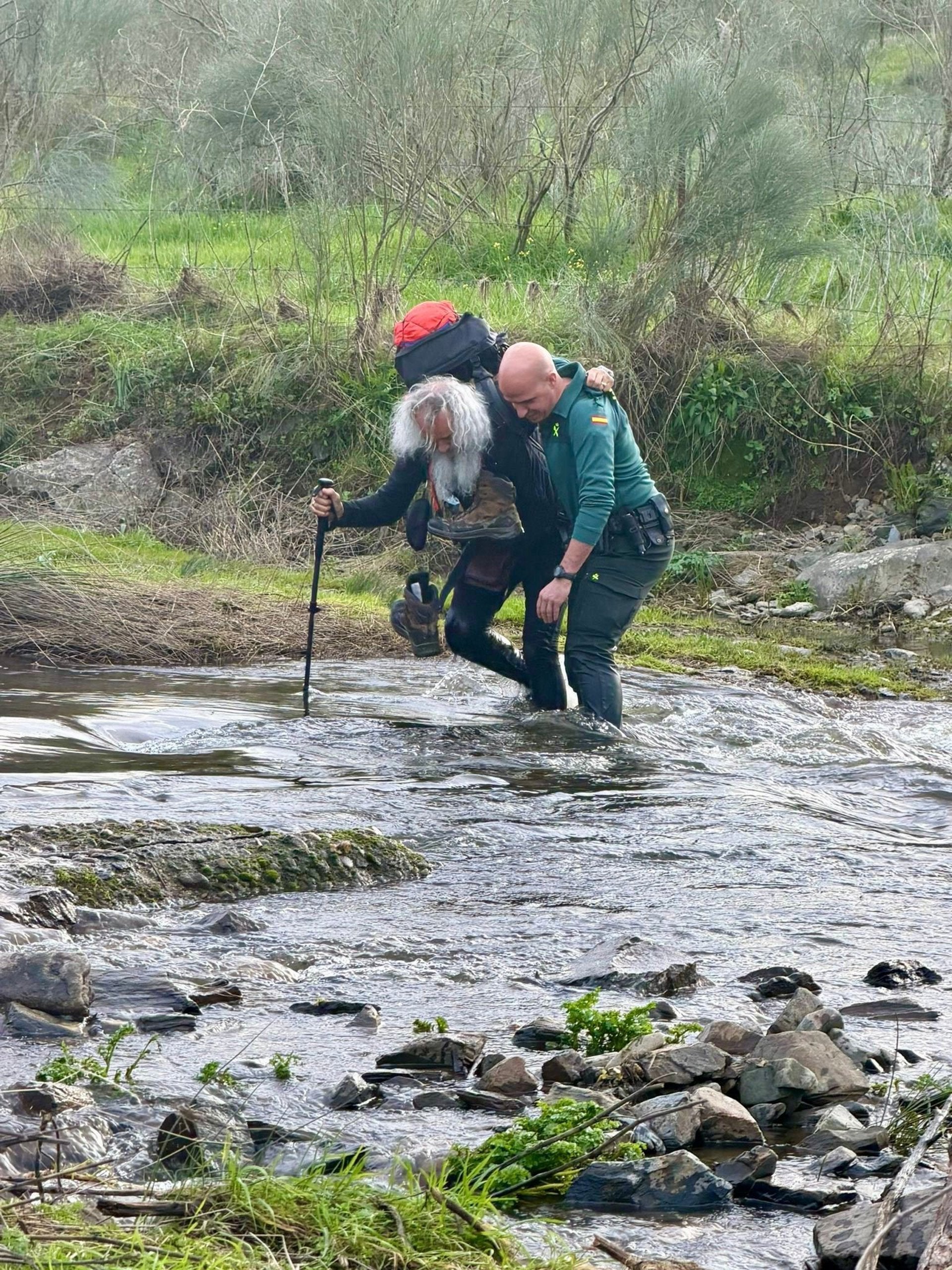 Rescatan a un peregrino de 75 años que se desorientó por Riolobos cuando hacía el Camino de Santiago Rescatan a un peregrino de 75 años que se desorientó por Riolobos cuando hacía el Camino de Santiago