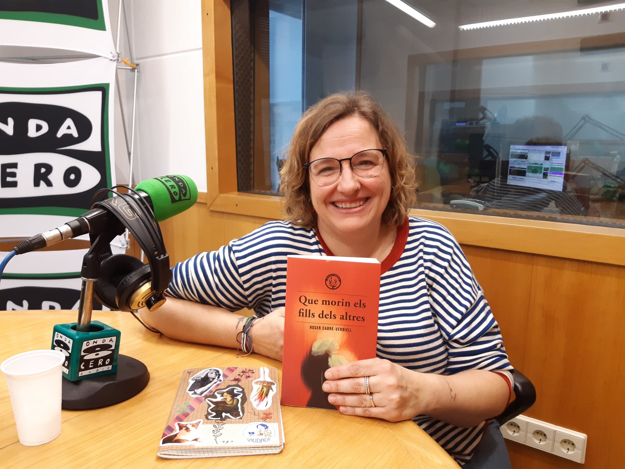 Les Saudade llegeixen "Que morin els fills dels altres", una novel·la que aquest febrer comentaran amb l'autora Roser Cabré-Verdiell Les Saudade llegeixen "Que morin els fills dels altres", una novel·la que aquest febrer comentaran amb l'autora Roser Cabré-Verdiell