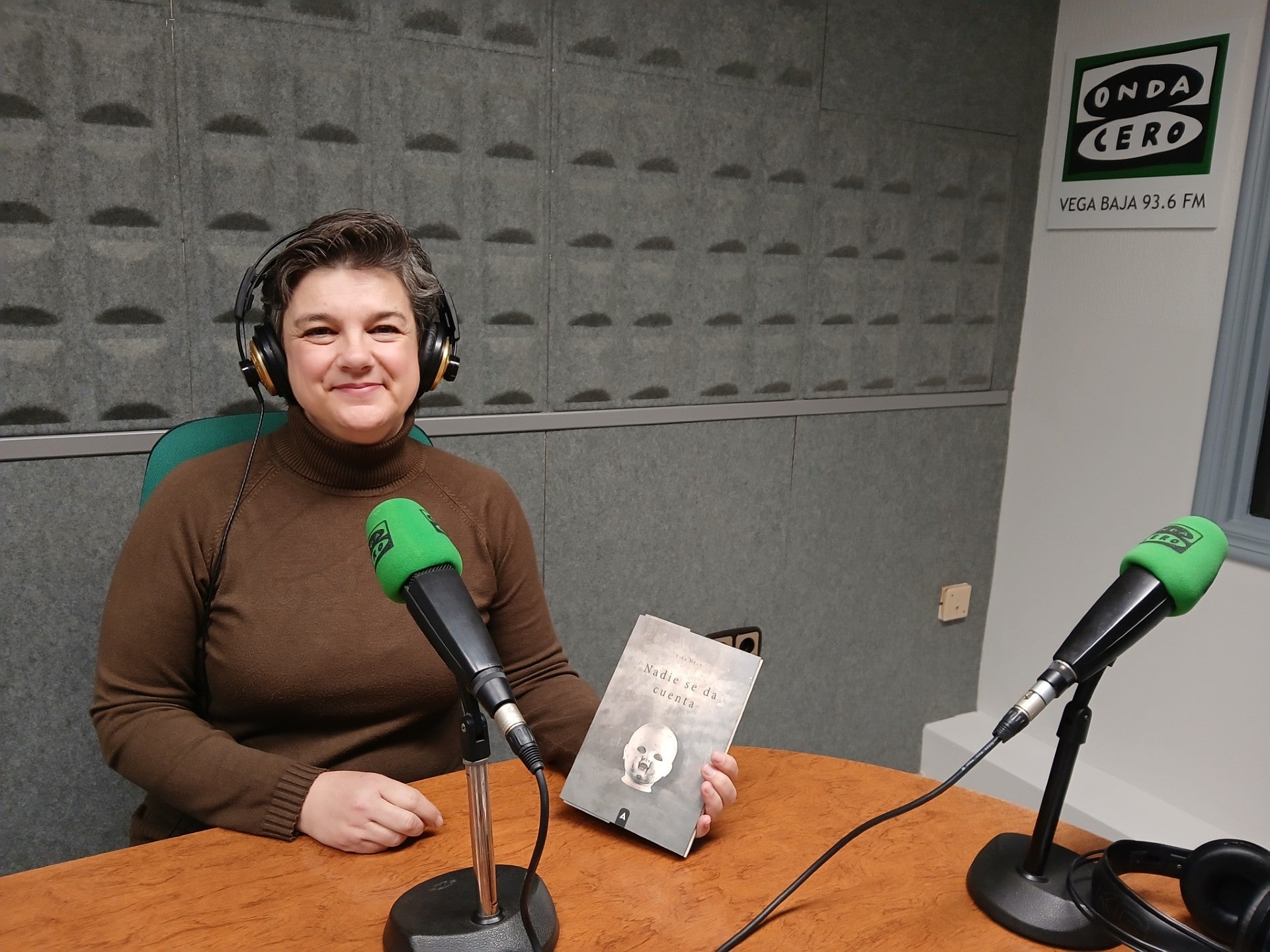 Vika Meco visibiliza la problemática del abuso sexual infantil y adolescente con su nuevo libro 'Nadie se da cuenta' Vika Meco visibiliza la problemática del abuso sexual infantil y adolescente con su nuevo libro 'Nadie se da cuenta'