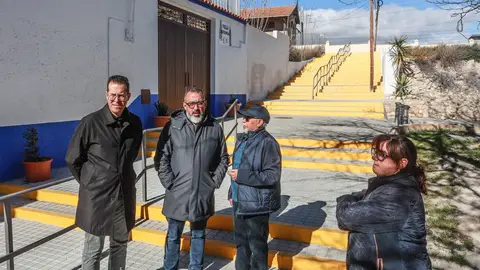 El Ayuntamiento de Elda remodela las escaleras de acceso a la estación de Renfe de la localidad. El Ayuntamiento de Elda remodela las escaleras de acceso a la estación de Renfe de la localidad.