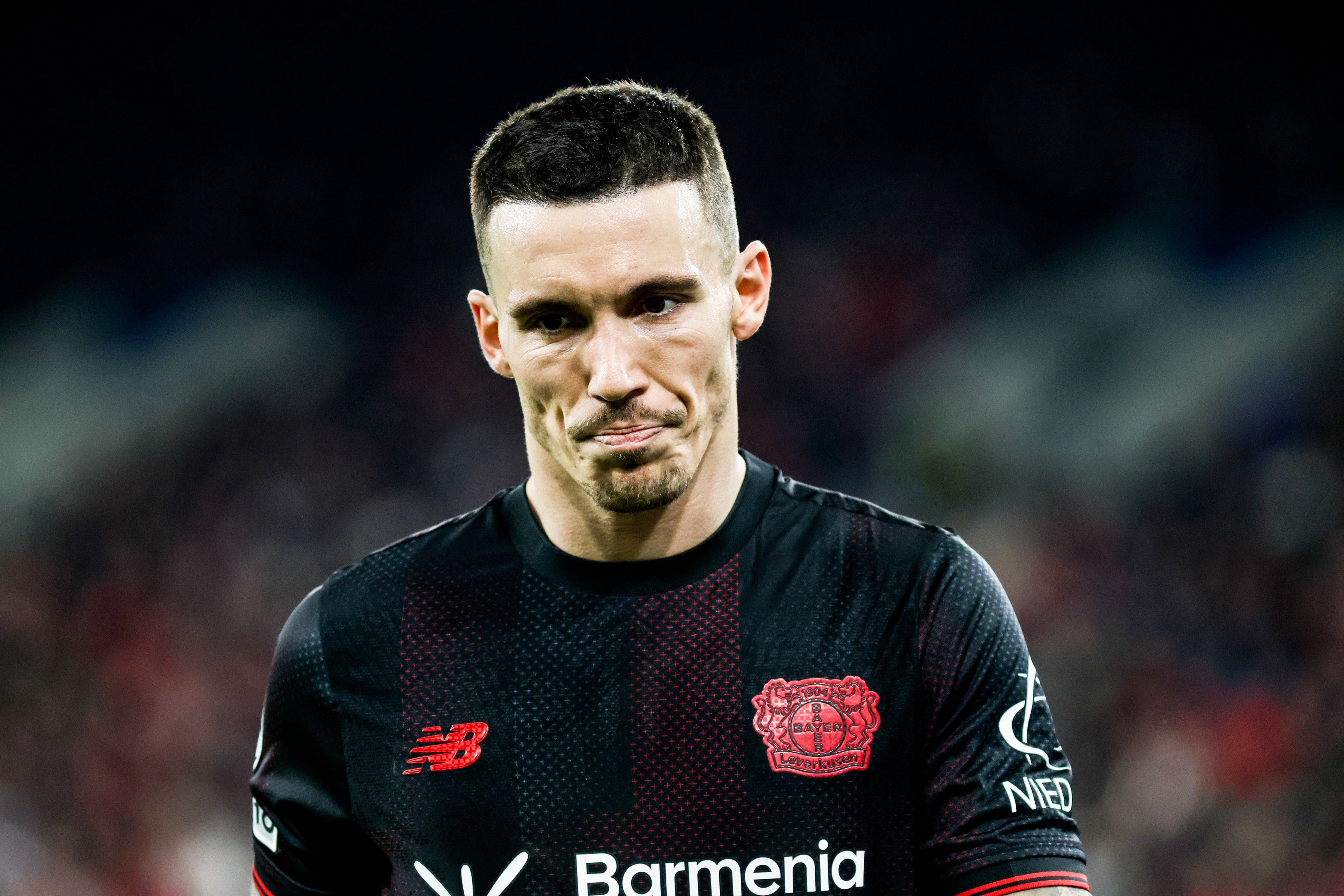 Grimaldo, sobre Xabi Alonso: "Sabemos la presión que hay en el Madrid pero seguro que va a triunfar donde vaya" Grimaldo, sobre Xabi Alonso: "Sabemos la presión que hay en el Madrid pero seguro que va a triunfar donde vaya"