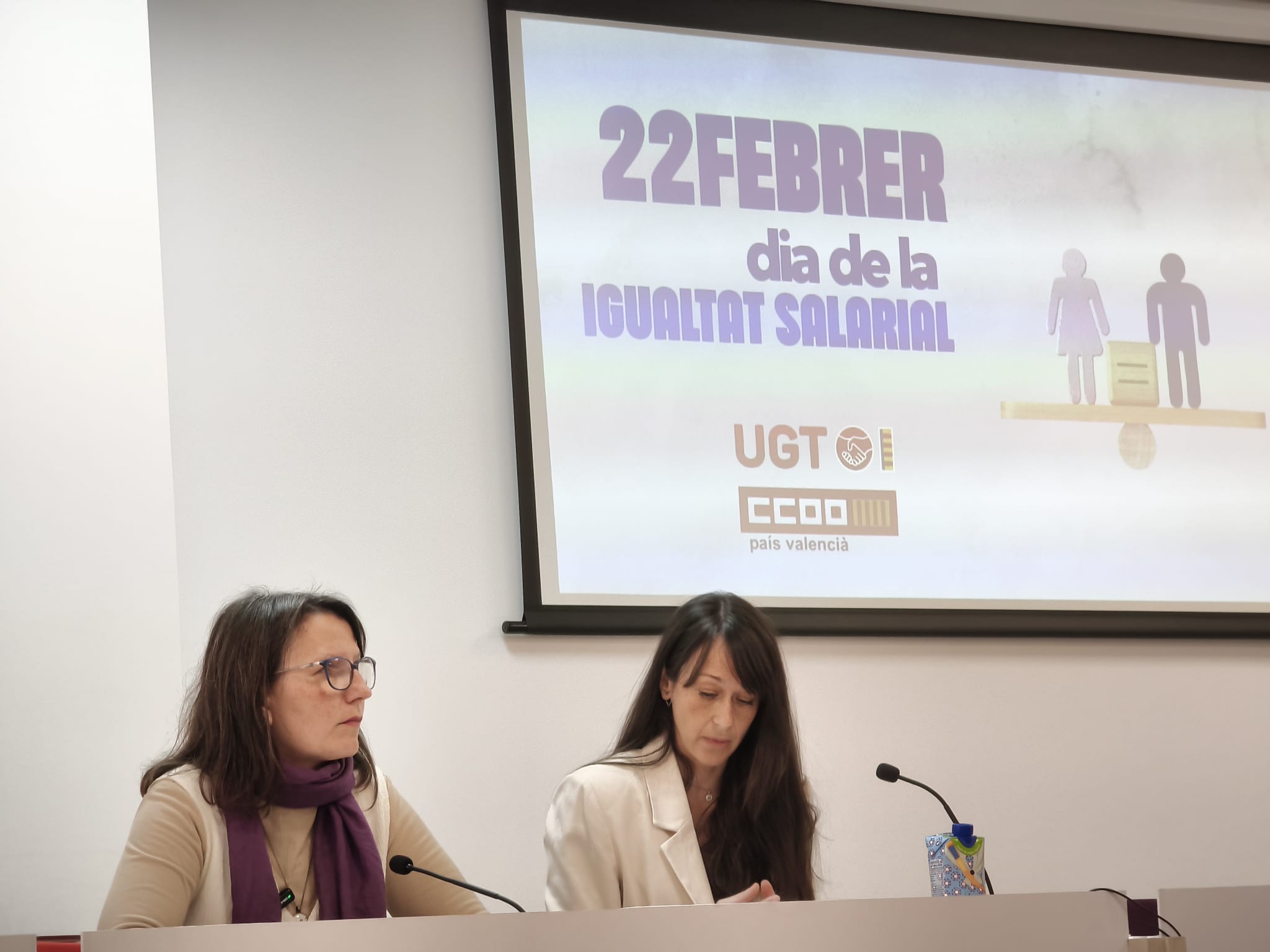 Las mujeres valencianas cobran casi 5.000 euros menos al año que los hombres Las mujeres valencianas cobran casi 5.000 euros menos al año que los hombres