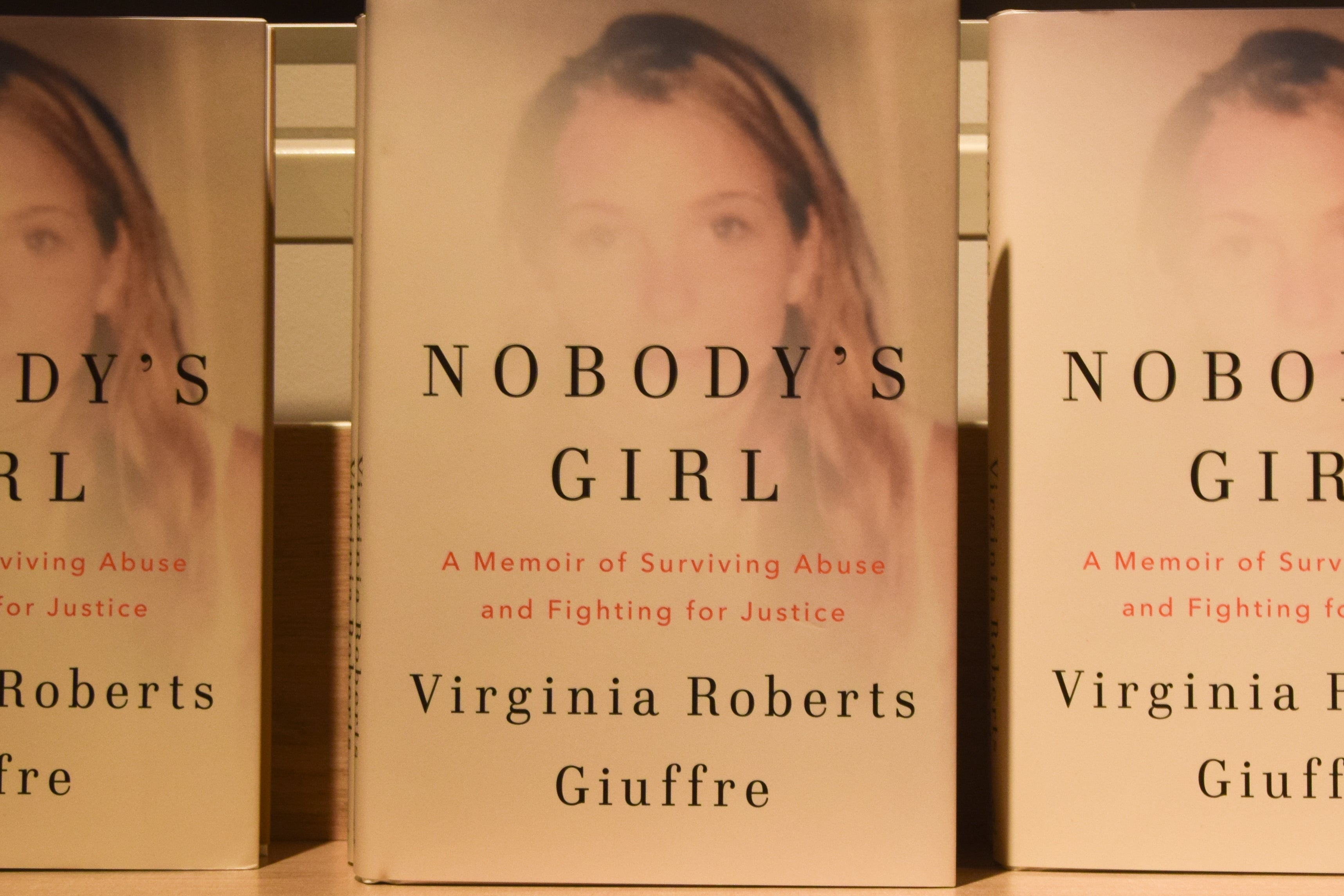 Quién era Virginia Giuffre, la única víctima que denunció al expríncipe Andrés: "Creía que acostarse conmigo era su derecho" Quién era Virginia Giuffre, la única víctima que denunció al expríncipe Andrés: "Creía que acostarse conmigo era su derecho"