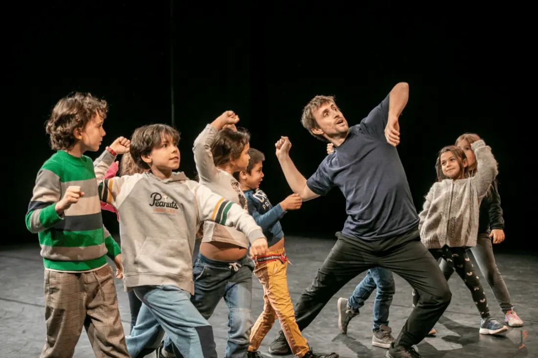 Llega a El Campello “Copiar” que invita a los niños a subir al escenario para interactuar con Quim Giron Llega a El Campello “Copiar” que invita a los niños a subir al escenario para interactuar con Quim Giron