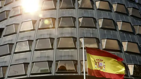 Imagen de archivo de la fachada del Tribunal Constitucional (TC). Imagen de archivo de la fachada del Tribunal Constitucional (TC). EFE/Juan Carlos Hidalgo