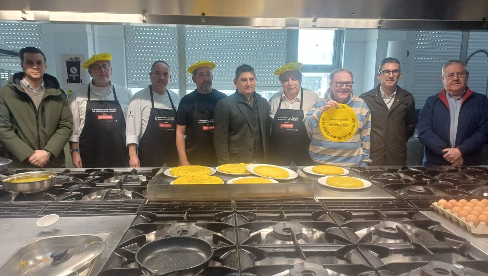 Presentación del II Campeonato de tortilla de patatas de Galicia en el CIFP Paseo de As Pontes