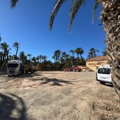 Trabajos de acondicionamiento de las parcelas de la calle Blas Orts Sánchez de Elche.