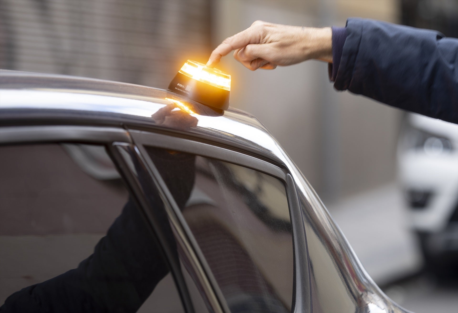 La baliza V16 es obligatoria en España desde el 1 de enero de 2026 La baliza V16 es obligatoria en España desde el 1 de enero de 2026