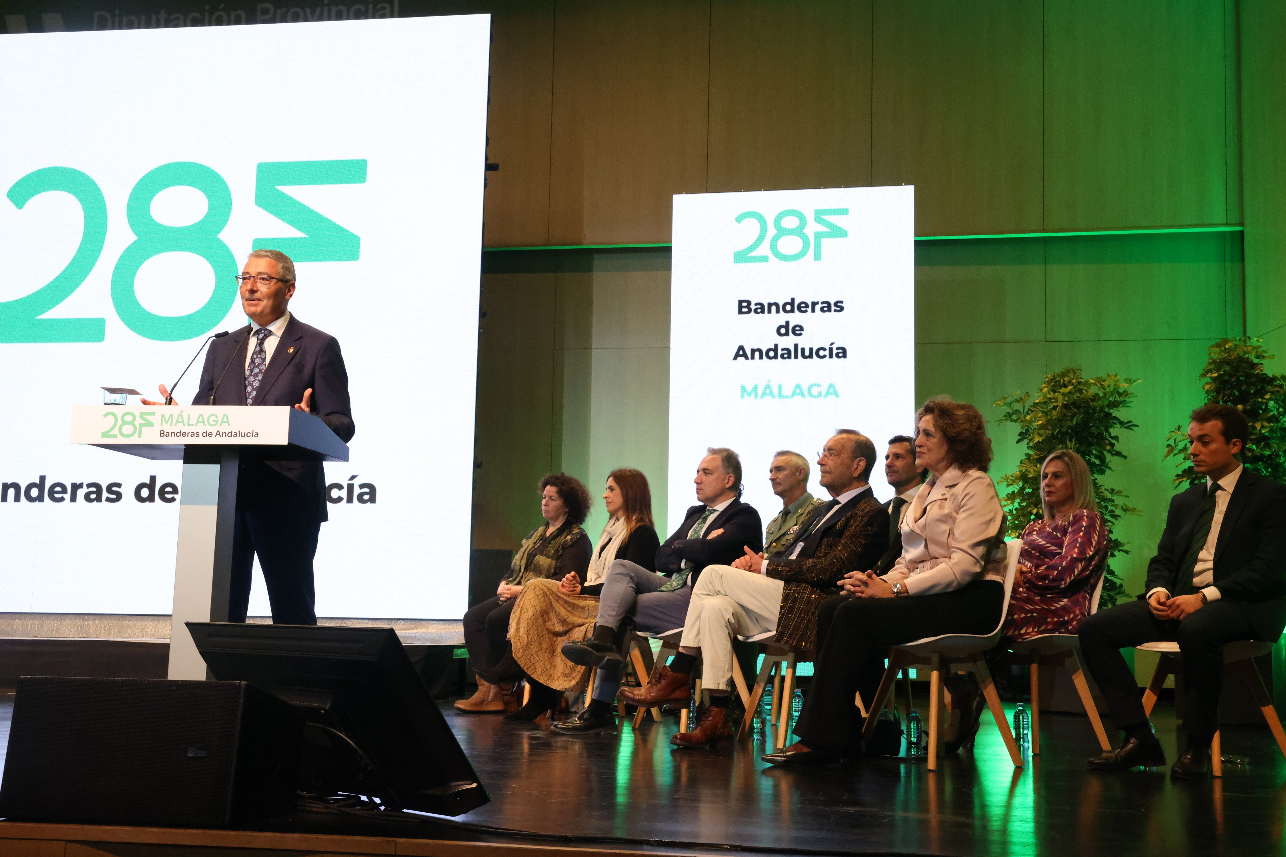 Las Banderas de Andalucía por el 28F reconocen el alto nivel de compromiso, la excelencia y el liderazgo de Málaga Las Banderas de Andalucía por el 28F reconocen el alto nivel de compromiso, la excelencia y el liderazgo de Málaga