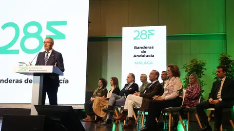Las Banderas de Andalucía por el 28F reconocen el alto nivel de compromiso, la excelencia y el liderazgo de Málaga Las Banderas de Andalucía por el 28F reconocen el alto nivel de compromiso, la excelencia y el liderazgo de Málaga