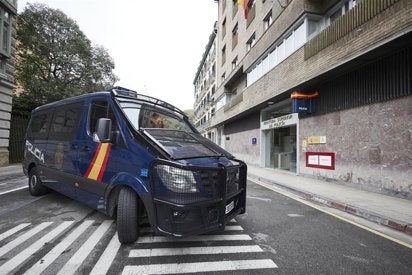 Cinco detenidos por explotar sexualmente a mujeres a las que prostituían en varios pisos de Pamplona Cinco detenidos por explotar sexualmente a mujeres a las que prostituían en varios pisos de Pamplona