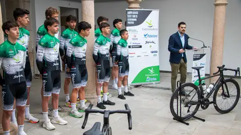 La Junta apoya al equipo ciclista Extremadura Pebetero con 60.000 euros para 2026 La Junta apoya al equipo ciclista Extremadura Pebetero con 60.000 euros para 2026