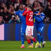 Vinicius y Prestianni, durante la ida de los dieciseisavos de final de la UEFA Champions League Vinicius y Prestianni, durante la ida de los dieciseisavos de final de la UEFA Champions League