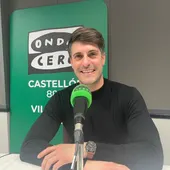 Carlos Delshorts en los estudios de Onda Cero Vila-real. Carlos Delshorts en los estudios de Onda Cero Vila-real.