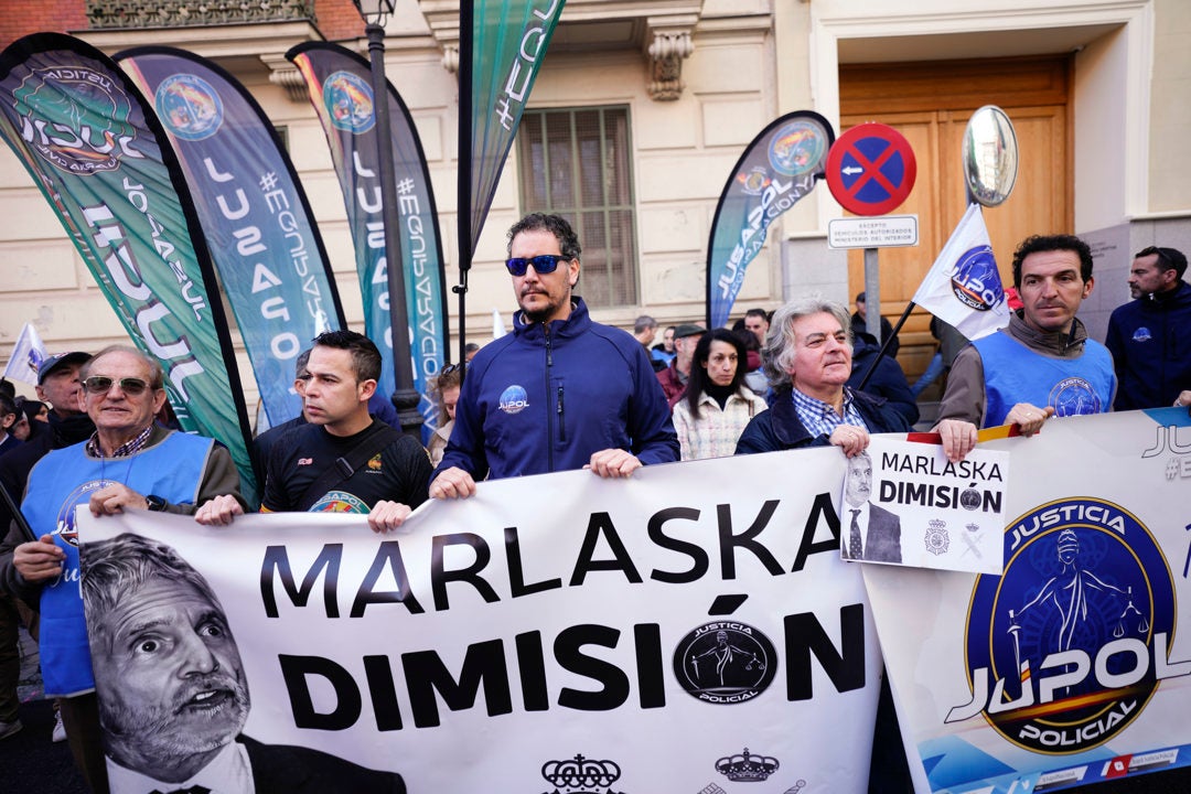 Los sindicatos de policía protestan para reclamar la dimisión de Marlaska y "un cambio en la cúpula policial" Los sindicatos de policía protestan para reclamar la dimisión de Marlaska y "un cambio en la cúpula policial"