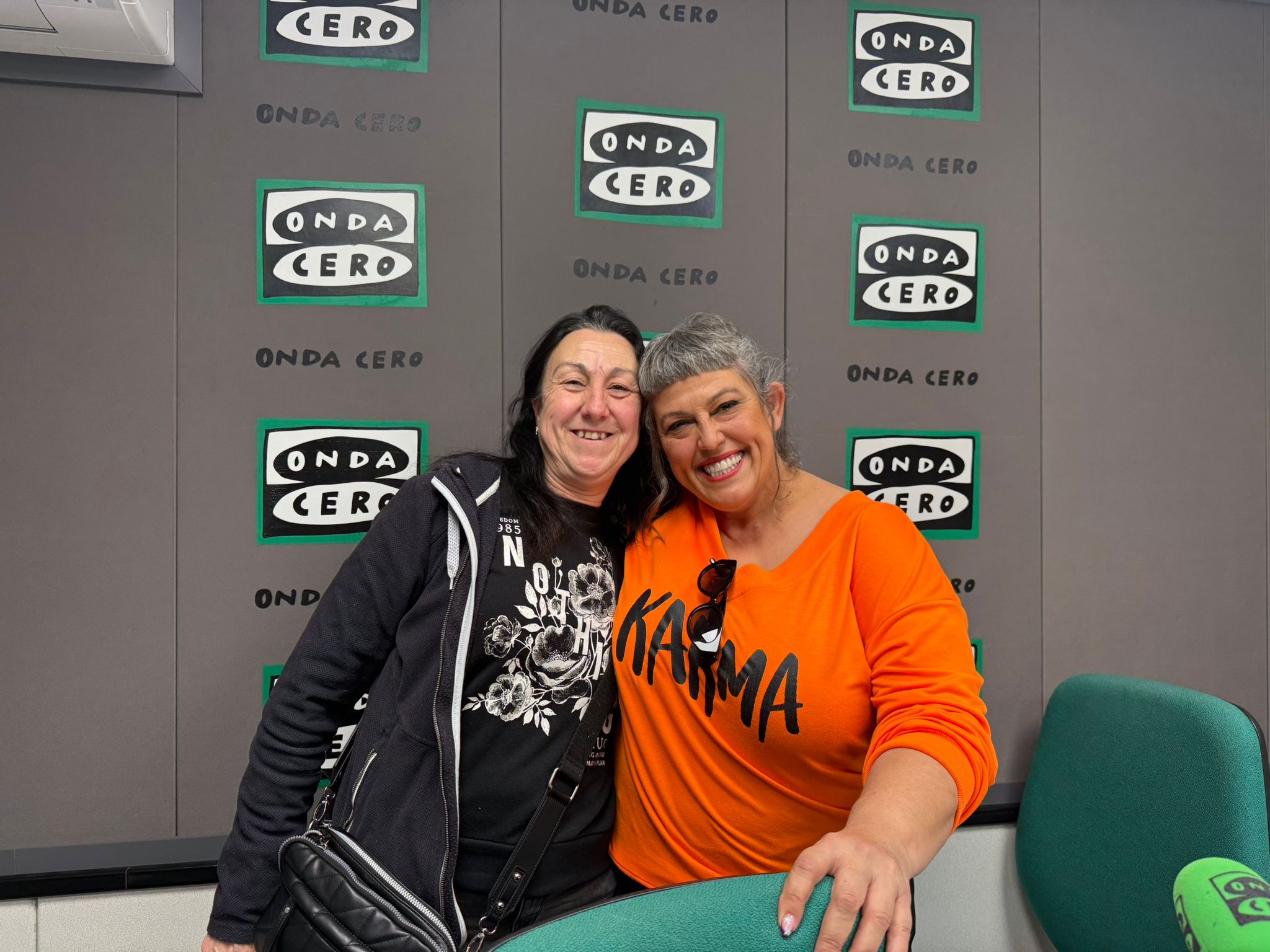 El espacio de Laura Expósito: Huevos ecológicos con nombre propio y mimo diario El espacio de Laura Expósito: Huevos ecológicos con nombre propio y mimo diario