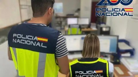 Cae una red que cobraba hasta 1.200 euros por empadronamientos falsos a inmigrantes en el Poniente Cae una red que cobraba hasta 1.200 euros por empadronamientos falsos a inmigrantes en el Poniente