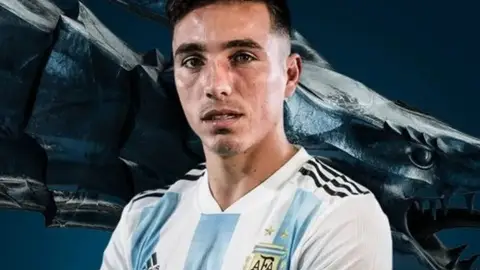 Renzo Saravia: "Quiero demostrar mi fútbol y quedarme más tiempo" Renzo Saravia: "Quiero demostrar mi fútbol y quedarme más tiempo"