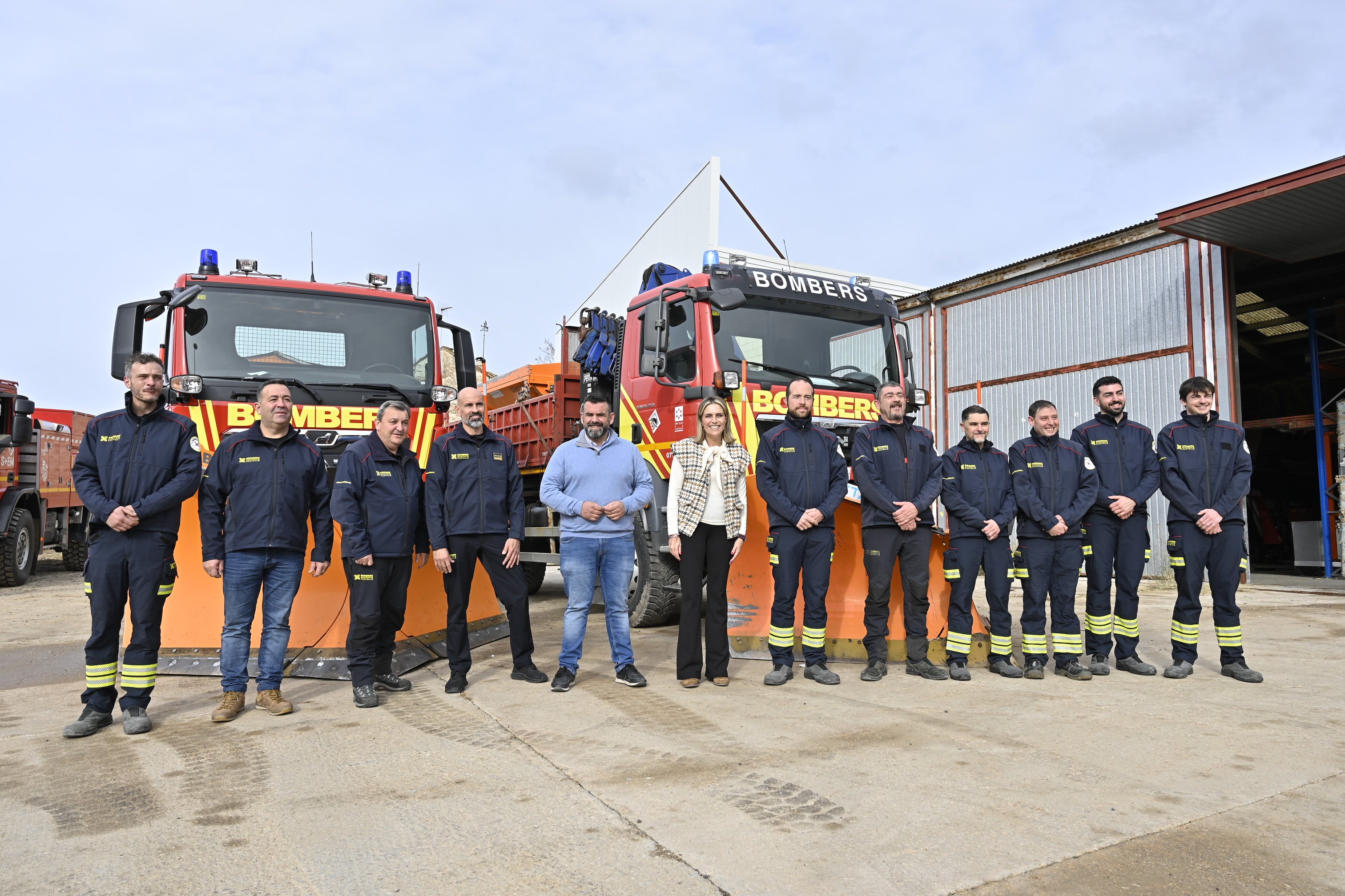 Castellón refuerza los medios del Consorcio Provincial de Bomberos con la licitación de dos autobombas forestales pesadas Castellón refuerza los medios del Consorcio Provincial de Bomberos con la licitación de dos autobombas forestales pesadas
