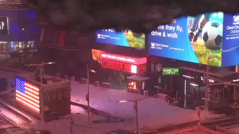 El impactante vídeo de la mayor nevada de la historia en Nueva York: un manto de nieve sobre Times Square El impactante vídeo de la mayor nevada de la historia en Nueva York: un manto de nieve sobre Times Square