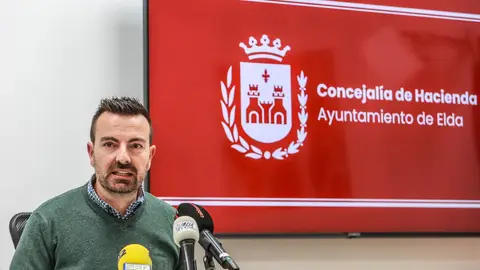 Fernando Gómez, concejal de Hacienda de Elda. Fernando Gómez, concejal de Hacienda de Elda.