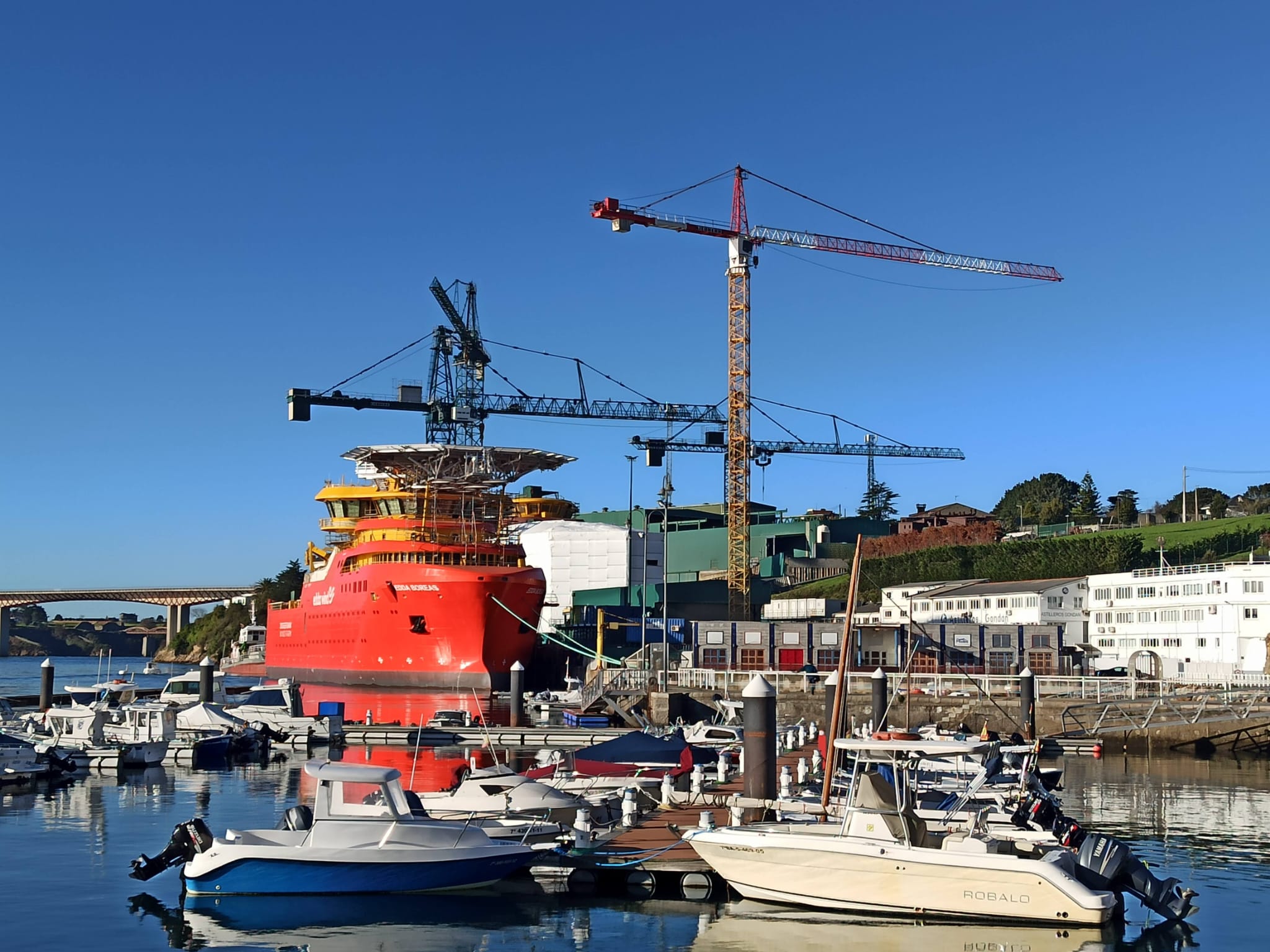 Fallece un operario de 59 años en Astilleros Gondán Fallece un operario de 59 años en Astilleros Gondán