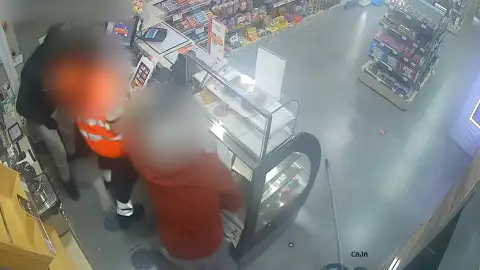 Dos detenidos por un robo que asciende a 2.600 euros en una gasolinera de Azuqueca de Henares Dos detenidos por un robo que asciende a 2.600 euros en una gasolinera de Azuqueca de Henares