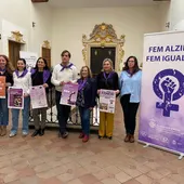 Alzira lanza su campaña para el 8M: "Diferentes edades, la misma lucha. El feminismo que une generaciones" Alzira lanza su campaña para el 8M: "Diferentes edades, la misma lucha. El feminismo que une generaciones"