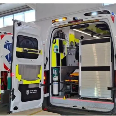 Imagen del interior de las ambulancias de la nueva flota