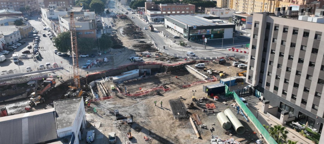 Almería diseña los nuevos cruces urbanos tras el soterramiento del tren Almería diseña los nuevos cruces urbanos tras el soterramiento del tren