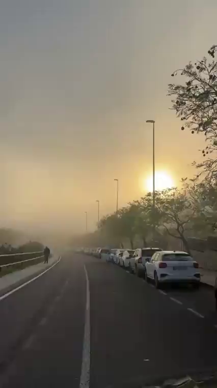 Alicante engullida por la niebla debido al contraste ambiental con la temperatura del mar Alicante engullida por la niebla debido al contraste ambiental con la temperatura del mar