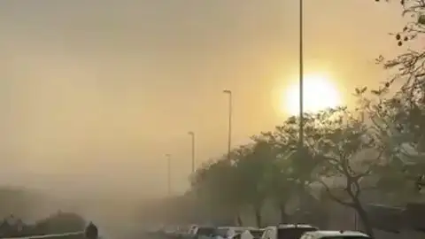 Alicante engullido por la niebla debido al contraste ambiental con la temperatura del mar Alicante engullido por la niebla debido al contraste ambiental con la temperatura del mar