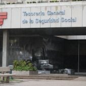 Entrada a una oficina de la Tesorería General de la Seguridad Social.