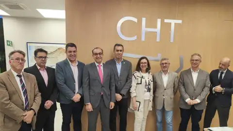 La Confederación Hidrográfica del Tajo estrena nueva sede en la calle Gómez Becerra de Cáceres para unificar servicios La Confederación Hidrográfica del Tajo estrena nueva sede en la calle Gómez Becerra de Cáceres para unificar servicios