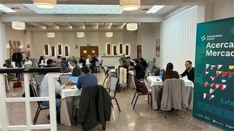 La Junta acompaña a las empresas con cerca de 200 reuniones y la participación de 40 empresas en 'Acercando Mercados' La Junta acompaña a las empresas con cerca de 200 reuniones y la participación de 40 empresas en 'Acercando Mercados'