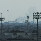 Columnas de humo en Qatar tras los ataques de Irán